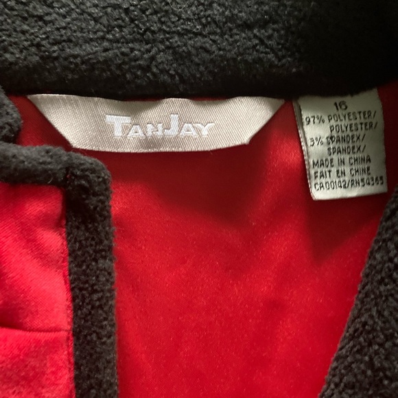 Tan Jay size 16 vest. Deep red with black details - Picture 2 of 3